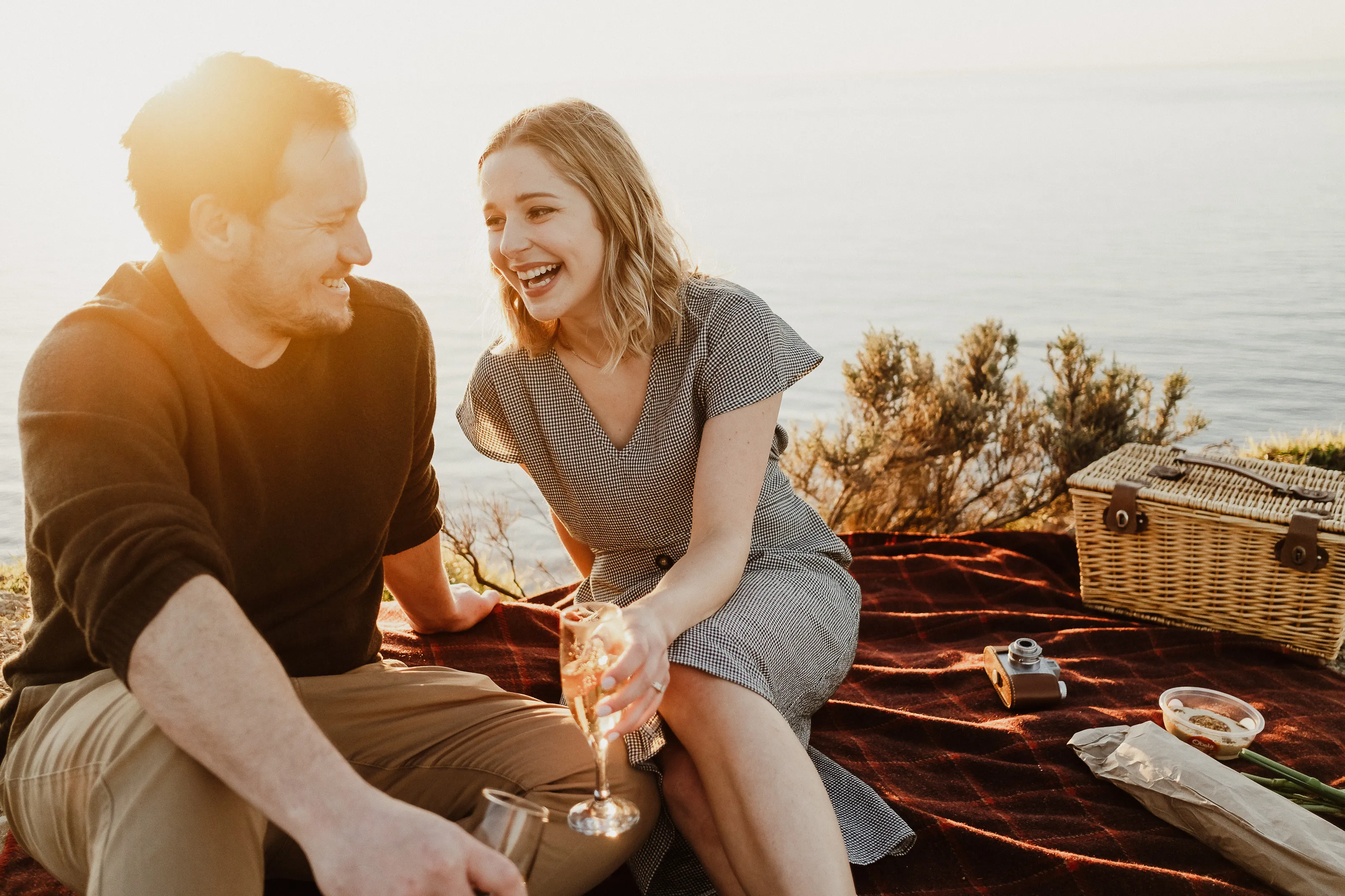 Picnic couple photoshoot at Maraka, Wellington