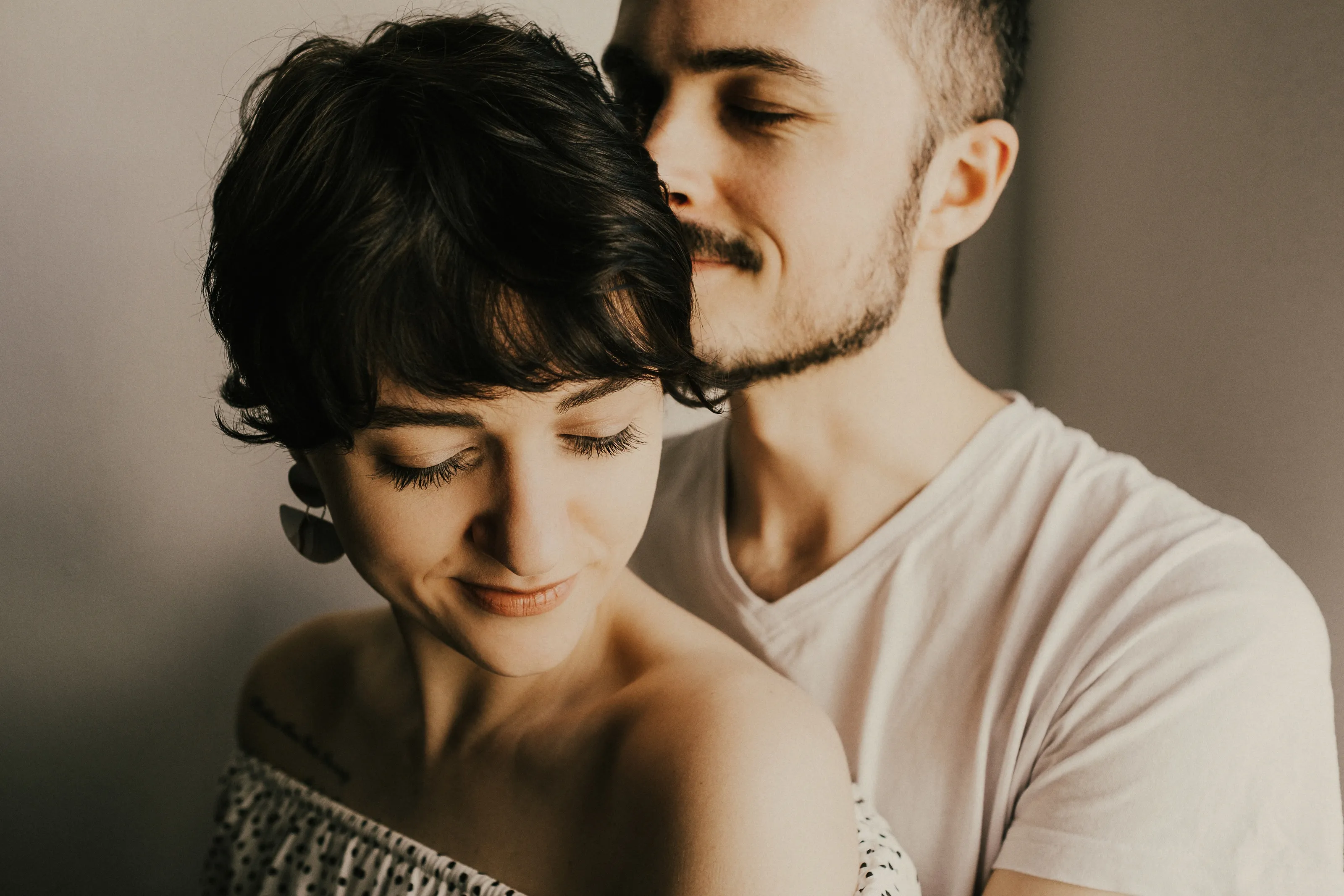 Couple photoshoot in Wellington apartment.